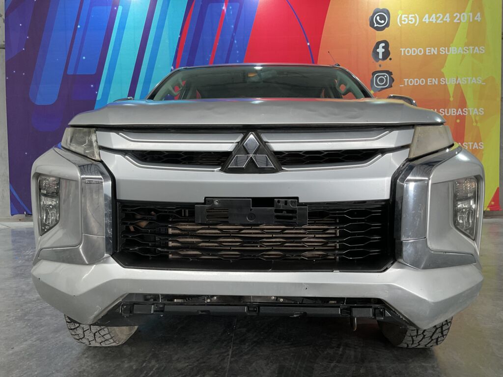 Mitsubishi L200 2021 4p Doble L4/2.5/T Diesel Man 4x4 2021 Mitsubishi L200 Venta Exteriores 2