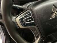 Mitsubishi L200 2021 4p Doble L4/2.5/T Diesel Man 4x4 2021 Mitsubishi L200 Venta Interiores 5