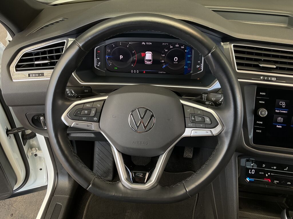 Volkswagen Tiguan 2024 5p R-Line L4/1.4/T DSG 2024 Volkswagen Tiguan Venta Interiores 1