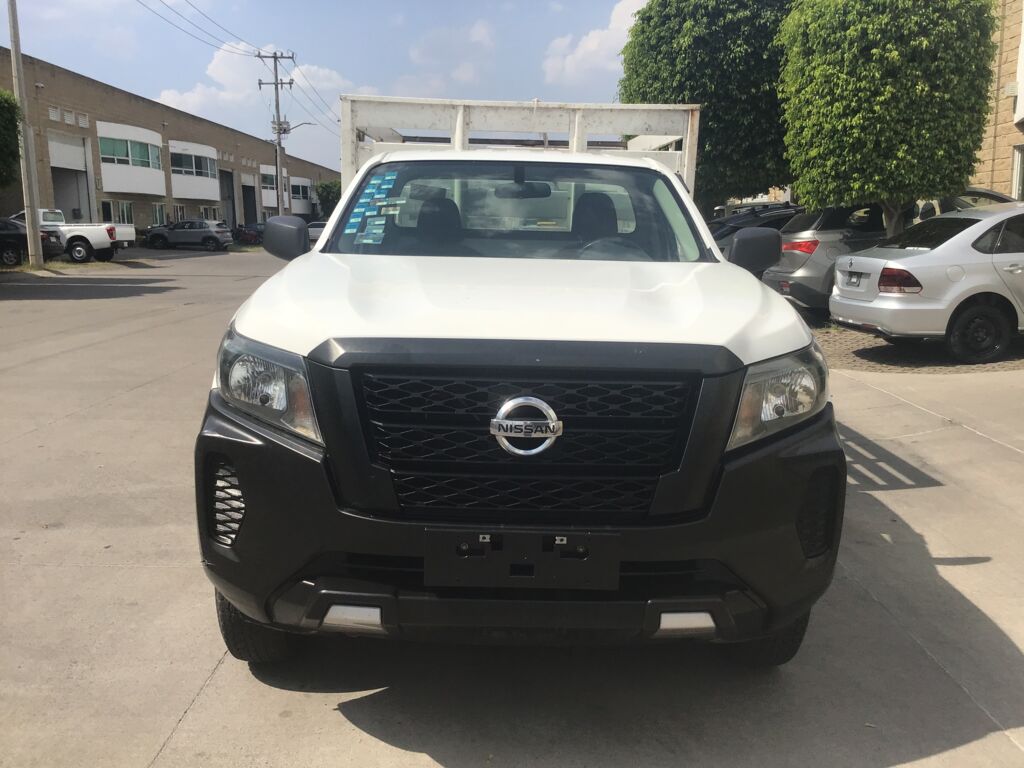 Nissan NP300 Estacas 2021 2p L4/2.5 Man A/A Línea Nueva 2021 Nissan NP300 Estacas Venta Exteriores 2