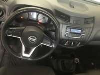 Nissan NP300 Estacas 2021 2p L4/2.5 Man A/A Línea Nueva 2021 Nissan NP300 Estacas Venta Interiores 4