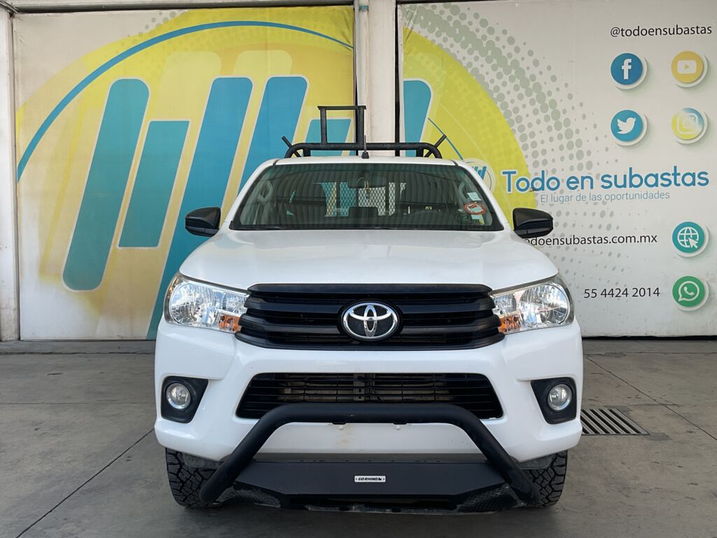 Toyota Hilux 2022 4p Doble Cabina Diesel L4/2.8/T Man 4X4 2022 Toyota Hilux Venta Exteriores 2
