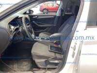 Volkswagen Jetta 2019 4p Trendline L4/1.4/T Aut 2019 Volkswagen Jetta Ingreso Interiores 1