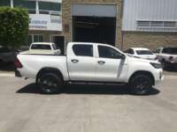 Toyota Hilux 2023 4p Doble Cabina SR L4/2.7 Man 2023 Toyota Hilux Venta Exteriores 4