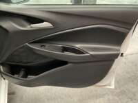 Chevrolet Onix 2023 4p LS L3/1.3 Man    2023 Chevrolet Onix Venta Interiores 14