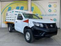 Nissan NP300 Estacas 2020 2p L4/2.5 Man Paq. Seg. 2020 Nissan NP300 Estacas Venta Exteriores 3
