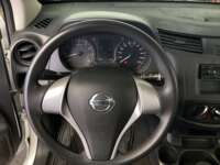 Nissan NP300 Estacas 2020 2p L4/2.5 Man Paq. Seg. 2020 Nissan NP300 Estacas Venta Interiores 1