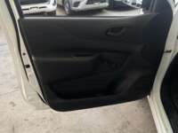 Nissan NP300 Estacas 2020 2p L4/2.5 Man Paq. Seg. 2020 Nissan NP300 Estacas Venta Interiores 10
