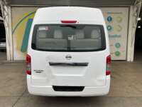 Nissan Urvan 2020 4p L4/2.5 Man 15/Pas Paq. Seg.  2020 Nissan Urvan Venta Exteriores 6
