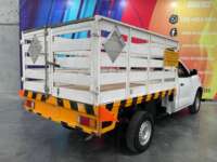 Nissan NP300 Estacas 2020 2p L4/2.5 Man Paq. Seg. 2020 Nissan NP300 Estacas Venta Exteriores 7