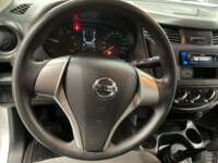Nissan NP300 Estacas 2020 2p L4/2.5 Man Paq. Seg. 2020 Nissan NP300 Estacas Venta Interiores 1
