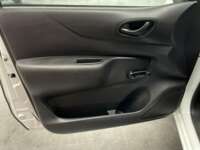 Nissan NP300 Estacas 2020 2p L4/2.5 Man Paq. Seg. 2020 Nissan NP300 Estacas Venta Interiores 11