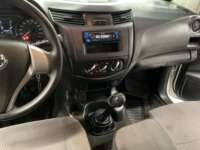 Nissan NP300 Estacas 2020 2p L4/2.5 Man Paq. Seg. 2020 Nissan NP300 Estacas Venta Interiores 4