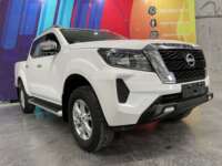 Nissan NP300 Frontier 2023 4p LE L4/2.5 Aut 2023 Nissan NP300 Frontier Venta Exteriores 3