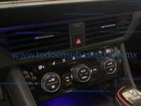 Volkswagen Jetta 2019 4p Highline L4/1.4/T Aut 2019 Volkswagen Jetta Ingreso Interiores 12