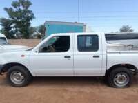 Nissan NP300 Pick Up 2013  2013 Nissan NP300 Pick Up Venta Llantas 5