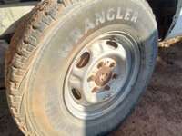 Nissan NP300 Pick Up 2013  2013 Nissan NP300 Pick Up Venta Llantas 3