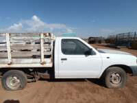 Nissan NP300 Estacas 2015  2015 Nissan NP300 Estacas Venta Llantas 5