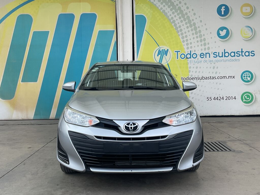 Toyota Yaris 2018 4p Sedán Core L4/1.5 CVT 2018 Toyota Yaris Venta Exteriores 2