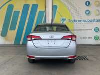 Toyota Yaris 2018 4p Sedán Core L4/1.5 CVT 2018 Toyota Yaris Venta Exteriores 6