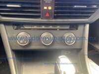 Volkswagen Jetta 2019 4p Trendline L4/1.4/T Aut IMG_3714