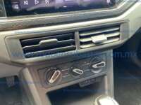 Volkswagen Polo 2024 5p Comfortline L3/1.0/T Tiptronic Línea Nueva 2024 Volkswagen Polo Ingreso Interiores 9
