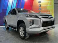 Mitsubishi L200 2021 4p Doble Cabina L4/2.4 Man 2WD    2021 Mitsubishi L200 Venta Exteriores 3