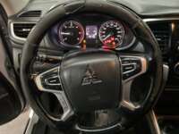 Mitsubishi L200 2021 4p Doble Cabina L4/2.4 Man 2WD    2021 Mitsubishi L200 Venta Interiores 1