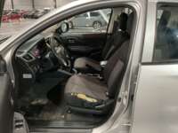 Mitsubishi L200 2021 4p Doble Cabina L4/2.4 Man 2WD    2021 Mitsubishi L200 Venta Interiores 14