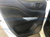 Nissan NP300 Doble Cabina 2020 4p SE L4/2.5 Man A/C Paq Seg 2020 Nissan NP300 Doble Cabina Ingreso Interiores 12
