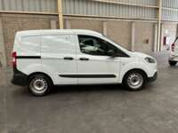 Ford Transit 2022 5p Courier Van L3/1.0 Man 2022 Ford Transit Venta Exteriores 4