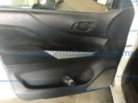 Nissan NP300 Doble Cabina 2020 4p SE L4/2.5 Man A/A Paq. Seg. 2020 Nissan NP300 Doble Cabina Ingreso Interiores 9