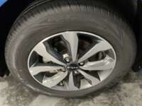 Kia Rio 2023 5p LX L4/1.6 Aut 2023 Kia Rio Venta Llantas 1