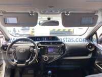 Toyota Prius 2020 5p C Híbrido L4/1.5 Aut  2020 Toyota Prius Ingreso Interiores 18
