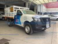 Nissan NP300 Estacas 2021 2p L4/2.5 Man A/A Línea Nueva IMG_6399