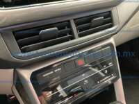 Volkswagen T-Cross 2022 5p Highline L4/1.6 Tiptronic 2022 Volkswagen T-Cross Ingreso Interiores 11