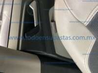 Volkswagen T-Cross 2022 5p Highline L4/1.6 Tiptronic 2022 Volkswagen T-Cross Ingreso Interiores 26