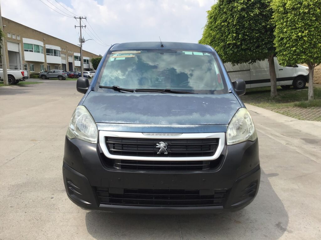 Peugeot Partner 2019 5p L4/1.6/T Diesel Man 2019 Peugeot Partner Venta Exteriores 2