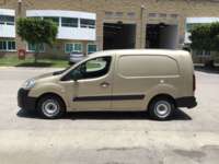 Peugeot Partner Maxi 2019 5p L4/1.6/T Diesel Man 2019 Peugeot Partner Maxi Venta Exteriores 8
