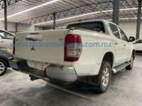 Mitsubishi L200 2021 4p Doble L4/2.5/T Diesel Man 4x4 IMG_5818