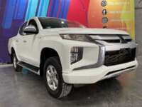 Mitsubishi L200 2021 4p Doble L4/2.5/T Diesel Man 4x4 2021 Mitsubishi L200 Venta Exteriores 3