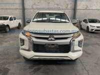 Mitsubishi L200 2021 4p Doble L4/2.5/T Diesel Man 4x4 2021 Mitsubishi L200 Ingreso Exteriores 2