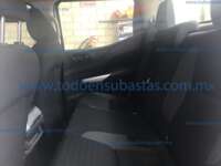 Nissan NP300 Frontier 2021 4p SE L4/2.5 Man Línea Nueva 2021 Nissan NP300 Frontier Ingreso Interiores 13