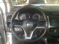 Nissan NP300 Frontier 2021 4p SE L4/2.5 Man Línea Nueva 2021 Nissan NP300 Frontier Ingreso Interiores 5