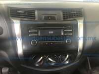Nissan NP300 Frontier 2021 4p SE L4/2.5 Man Línea Nueva 2021 Nissan NP300 Frontier Ingreso Interiores 8