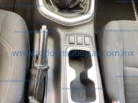 Nissan NP300 Frontier 2022 4p XE L4/2.5 Man 2022 Nissan NP300 Frontier Ingreso Interiores 13