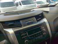 Nissan NP300 Frontier 2022 4p XE L4/2.5 Man 2022 Nissan NP300 Frontier Ingreso Interiores 8