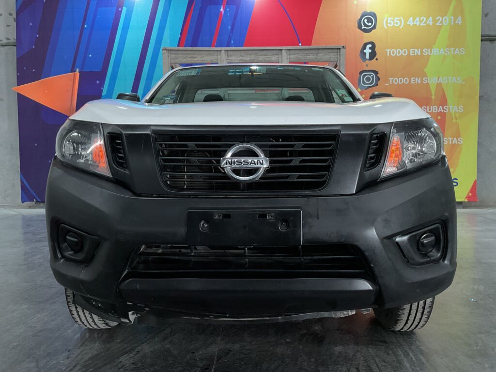 Nissan NP300 Estacas 2020 2p L4/2.5 Man 2020 Nissan NP300 Estacas Venta Exteriores 2