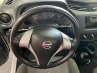 Nissan NP300 Estacas 2020 2p L4/2.5 Man 2020 Nissan NP300 Estacas Venta Interiores 1