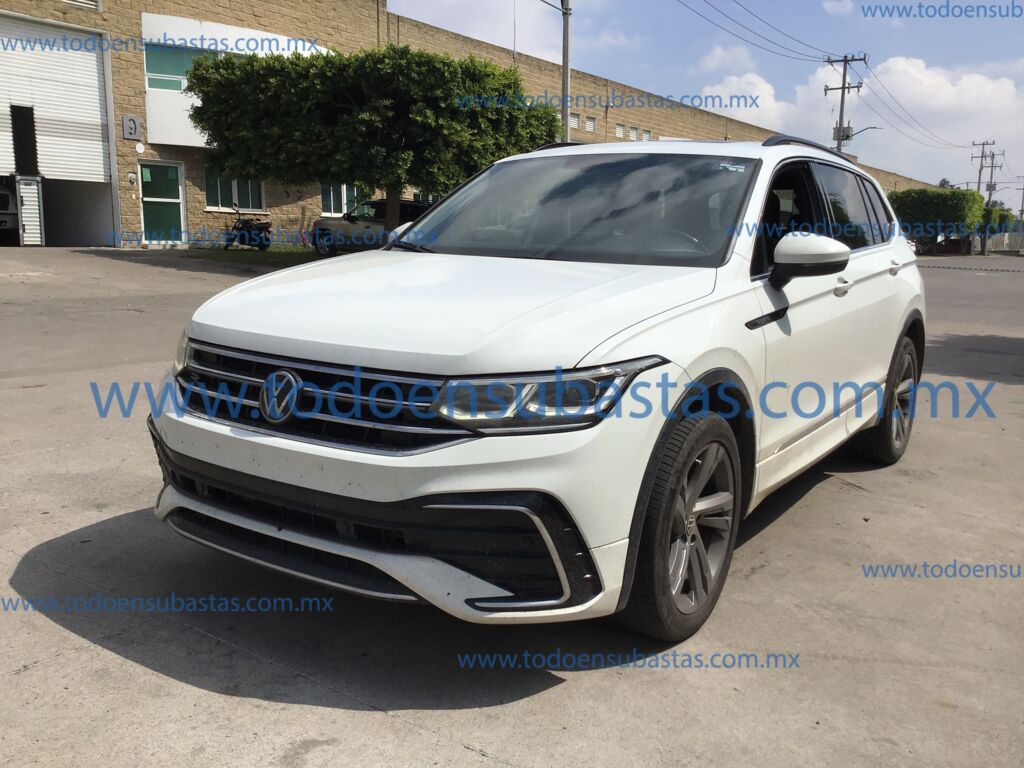 Volkswagen Tiguan 2024 5p R-Line L4/1.4/T DSG IMG_4395